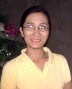 Lady in yellow polo shirt